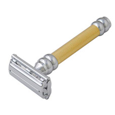 Scheermes Pearl OC TTO SBF11 Gold (mes met open kam, op de foto staat dit product afgebeeld met een gesloten kam) Scheermes Pearl OC TTO SBF11 Gold (mes met open kam, op de foto staat dit product afgebeeld met een gesloten kam)
